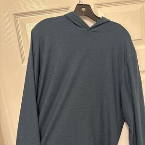 Vuori Men’s “Strato Tech” Hoodie Men’s Large Navy Blue Heather Pullover